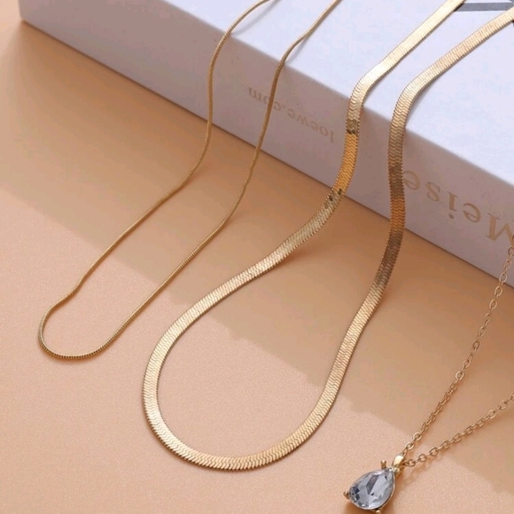 💖 2/$30 Boho  multi layered gold tone fishbone rhinestone pendant necklace set - Picture 10 of 16